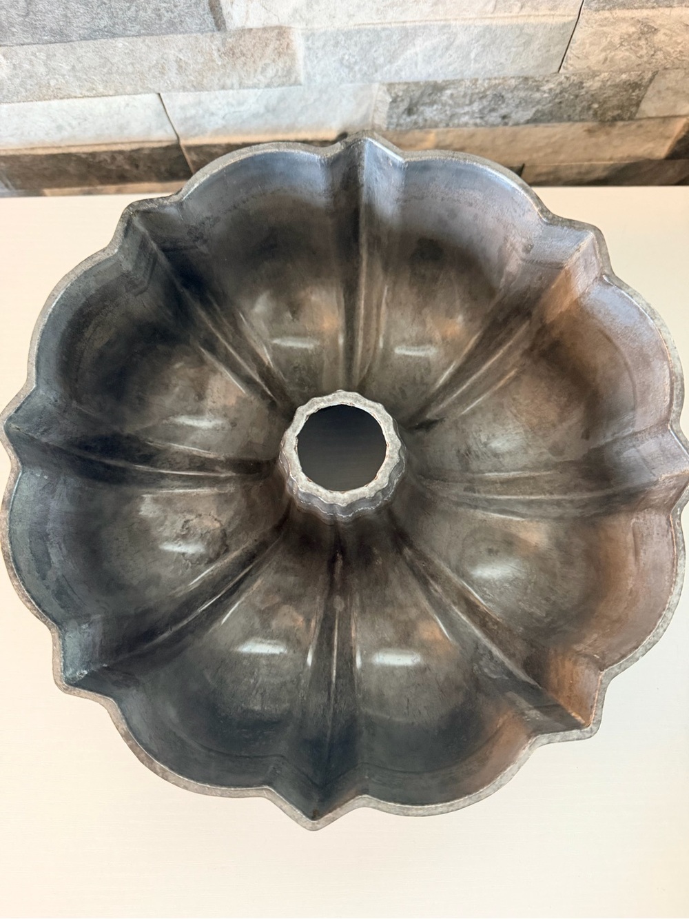 Nordic Ware Vintage Heavy Cast Aluminum Original Bundt Cake Tube Pan USA 12 cup